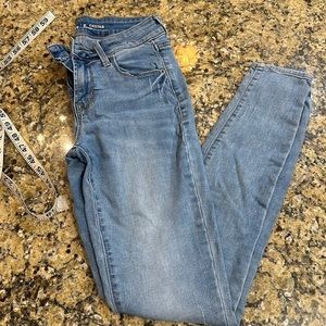 Distressed size 0, Old Navy mid rise pants inseam, 27 inches waist 11 1/2 inches